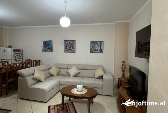 Shtepi me qera 2+1 ne Tirane - 65,000 Leke