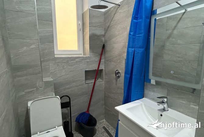 Shtepi me qera Apartament ne Tirane, 2+1, Mobilimi E mobiluar, Pagesa 800  Euro.