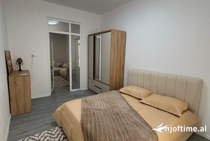 Shtepi me qera Apartament ne Tirane, 2+1, Mobilimi E mobiluar, Pagesa 800  Euro.