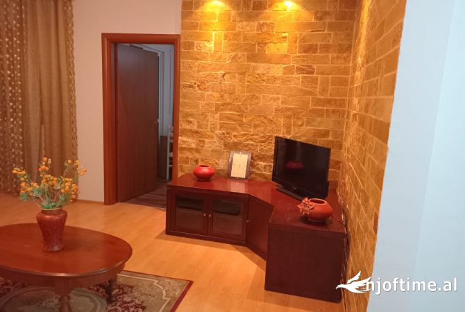 Shtepi me qera 1+1 ne Tirane - 400 Euro