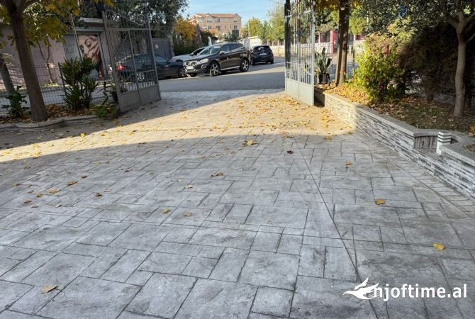 Jepet ambjent biznesi me qera ne Laprake