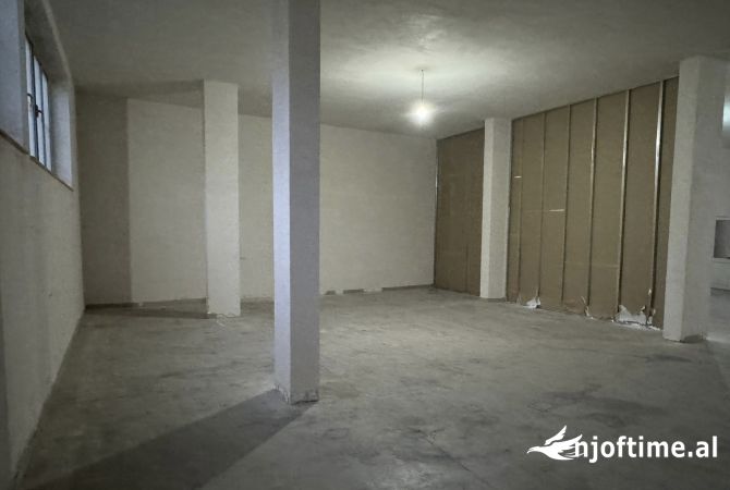 Ambient biznesi ne shitje 4+1 ne Tirane - 380,000 Euro