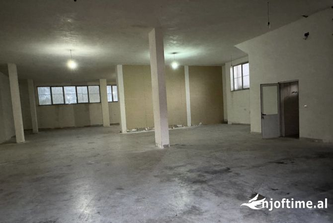 Ambient biznesi ne shitje 4+1 ne Tirane - 380,000 Euro
