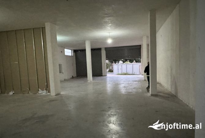 Ambient biznesi ne shitje 4+1 ne Tirane - 380,000 Euro