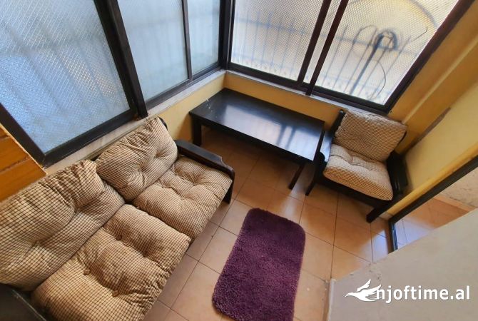 Shtepi ne shitje Apartament ne Tirane, 2+1, Mobilimi E mobiluar, Pagesa 140,000  Euro.