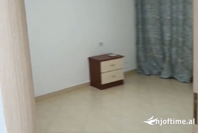 Shtepi me qera Apartament ne Tirane, 1+1, Mobilimi E mobiluar, Pagesa 500  Euro.