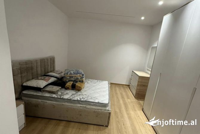 Shtepi me qera 1+1 ne Tirane - 70,000 Leke