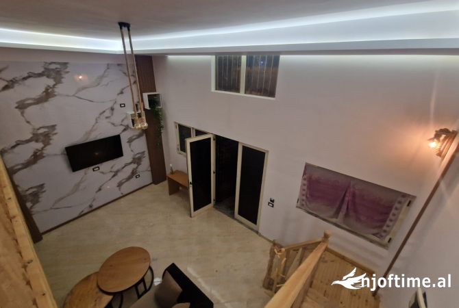 Shtepi me qera Duplex(shtepi me 2 kate) ne Tirane, 1+1, Mobilimi E mobiluar, Pagesa 500  Euro.