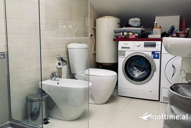 Shtepi me qera Apartament ne Tirane, 4+1, Mobilimi E mobiluar, Pagesa 1,200  Euro.