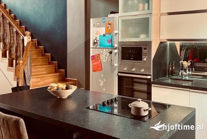 Shtepi me qera 4+1 ne Tirane - 1,200 Euro