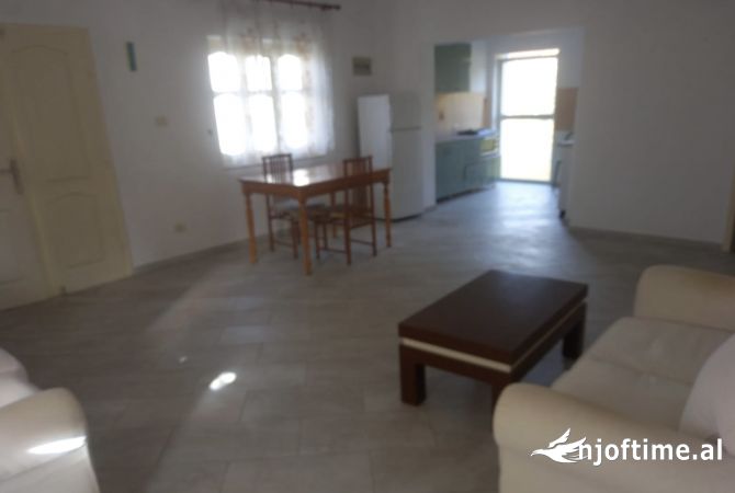 Shtepi me qera 3+1 ne Tirane - 50,000 Leke
