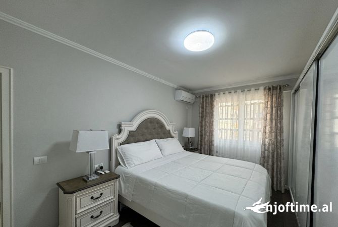 Shtepi ne shitje Apartament ne Tirane, 2+1, Mobilimi E mobiluar, Pagesa 295,000  Euro.