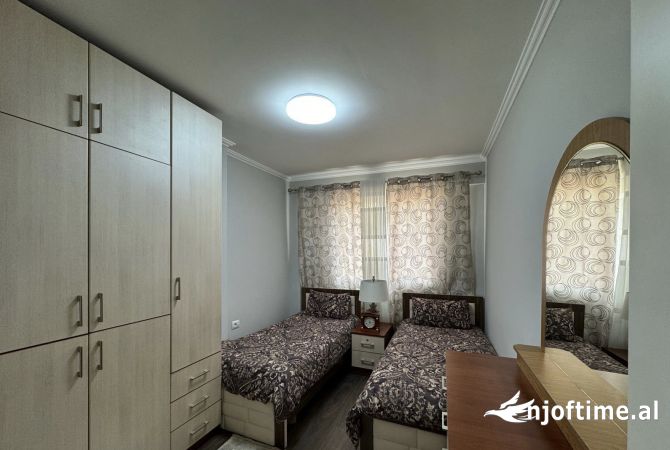 Shtepi ne shitje Apartament ne Tirane, 2+1, Mobilimi E mobiluar, Pagesa 295,000  Euro.