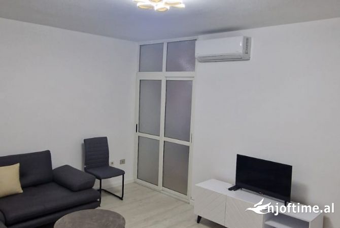 Shtepi me qera 1+1 ne Tirane - 63,000 Leke