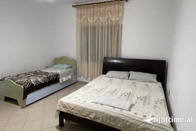 Shtepi me qera Shtepi Private ne Tirane, 2+1, Mobilimi E mobiluar, Pagesa 400  Euro.