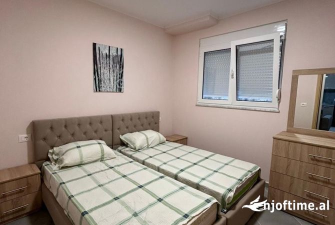 Shtepi me qera Shtepi Private ne Tirane, 1+1, Mobilimi E mobiluar, Pagesa 35,000  Leke.