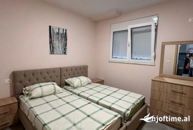 Shtepi me qera 1+1 ne Tirane - 35,000 Leke