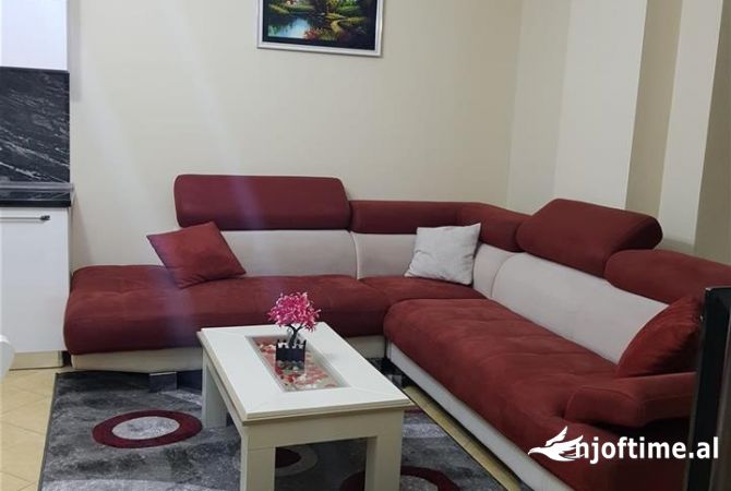Shtepi me qera 2+1 ne Tirane - 45,000 Leke