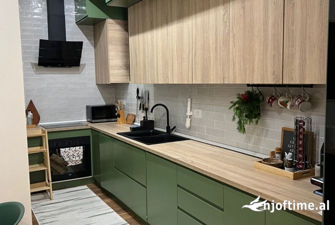 Shtepi me qera Apartament ne Tirane, 2+1, Mobilimi E mobiluar, Pagesa 1,600  Euro.