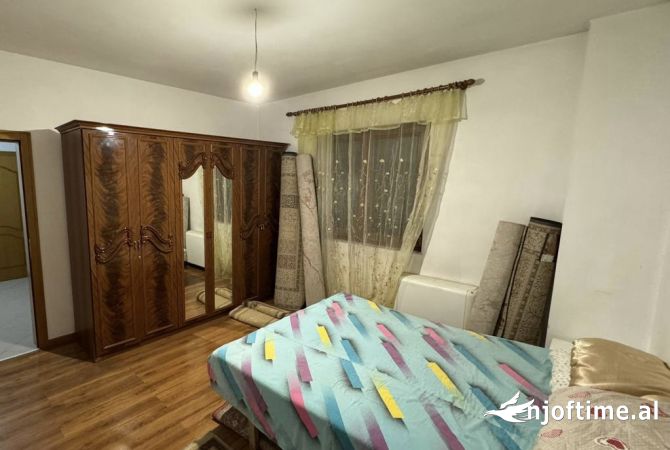 Shtepi me qera 2+1 ne Tirane - 40,000 Leke