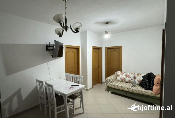 Shtepi me qera Shtepi Private ne Tirane, 2+1, Mobilimi E mobiluar, Pagesa 40,000  Leke.