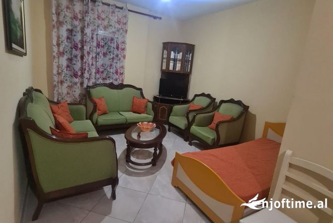 Shtepi me qera 1+1 ne Tirane - 40,000 Leke