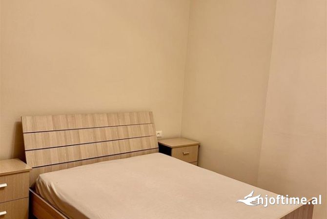 Shtepi me qera Apartament ne Tirane, 1+1, Mobilimi E mobiluar, Pagesa 40,000  Leke.