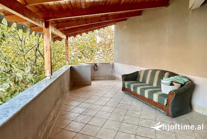 Shtepi me qera Apartament ne Tirane, 1+1, Mobilimi E mobiluar, Pagesa 40,000  Leke.