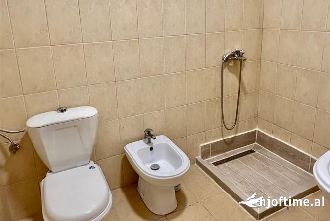 Shtepi me qera Apartament ne Tirane, 1+1, Mobilimi E mobiluar, Pagesa 40,000  Leke.