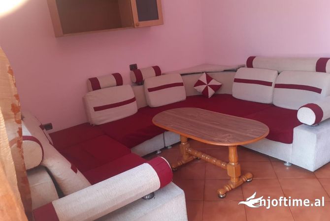 Shtepi me qera 1+1 ne Tirane - 30,000 Leke