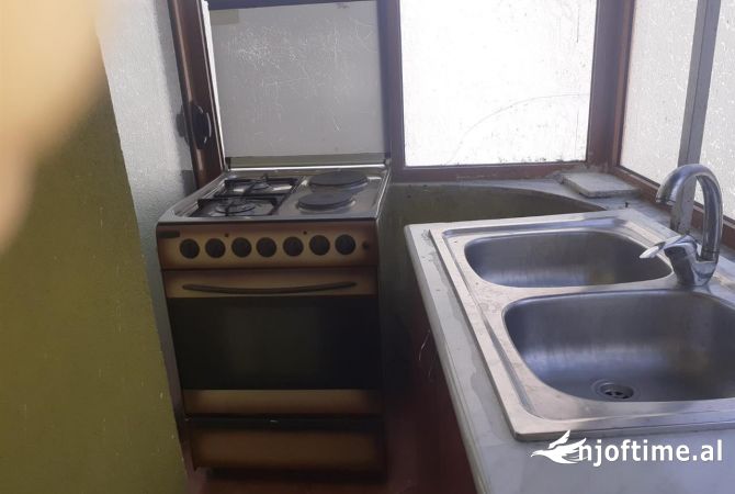 Shtepi me qera 1+1 ne Tirane - 30,000 Leke