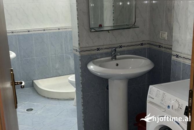 Shtepi me qera Apartament ne Tirane, 2+1, Mobilimi E mobiluar, Pagesa 60,000  Leke.