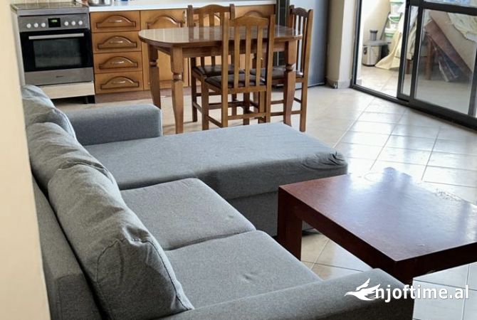 Shtepi me qera 2+1 ne Tirane - 60,000 Leke
