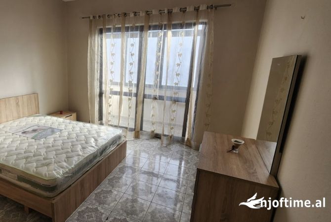 Shtepi me qera Apartament ne Tirane, 1+1, Mobilimi E mobiluar, Pagesa 45,000  Leke.