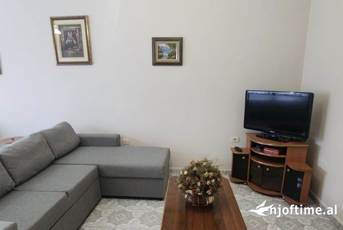 Shtepi me qera 1+1 ne Tirane - 45,000 Leke