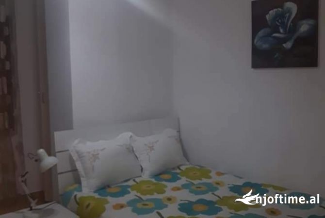 Shtepi me qera Apartament ne Tirane, 2+1, Mobilimi E mobiluar, Pagesa 750  Euro.