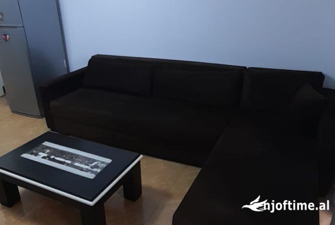 Shtepi me qera Apartament ne Tirane, 2+1, Mobilimi E mobiluar, Pagesa 750  Euro.