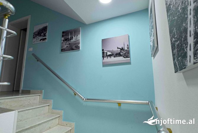 Shtepi me qera Shtepi Private ne Tirane, 2+1, Mobilimi E mobiluar, Pagesa 1,100  Euro.