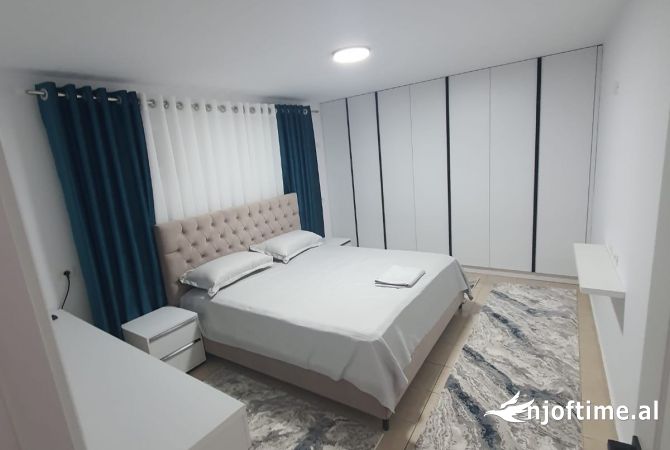 Shtepi me qera Shtepi Private ne Tirane, 1+1, Mobilimi E mobiluar, Pagesa 700  Euro.