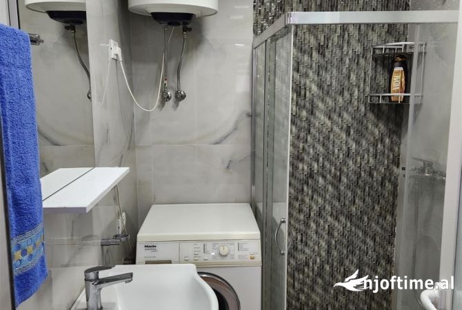 Shtepi me qera Shtepi Private ne Tirane, 2+1, Mobilimi E mobiluar, Pagesa 45,000  Leke.