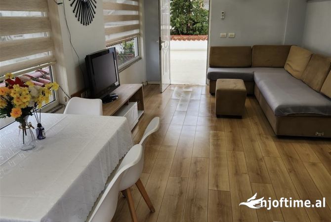 Shtepi me qera 2+1 ne Tirane - 45,000 Leke