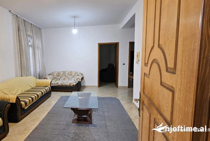 Shtepi me qera Shtepi Private ne Tirane, 2+1, Mobilimi E mobiluar, Pagesa 55,000  Leke.