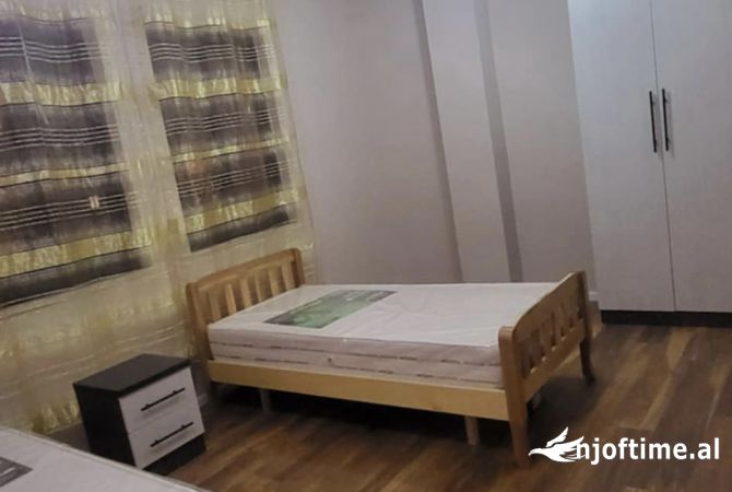 Shtepi me qera Apartament ne Tirane, 2+1, Mobilimi E mobiluar, Pagesa 800  Euro.