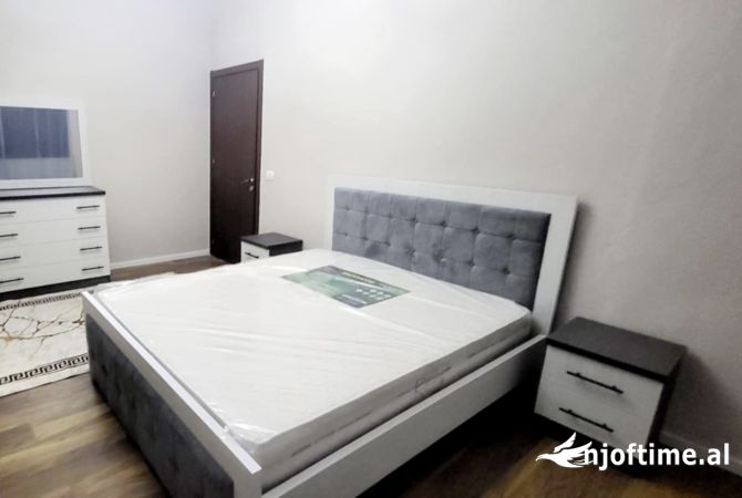 Shtepi me qera 2+1 ne Tirane - 800 Euro