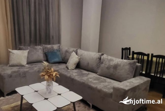 Shtepi me qera 2+1 ne Tirane - 800 Euro