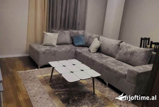 Shtepi me qera 2+1 ne Tirane - 800 Euro