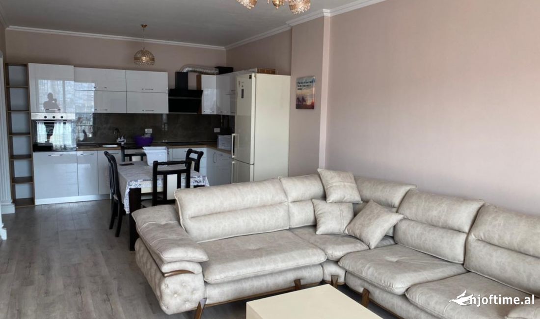 Shtepi me qera Apartament ne Tirane, 1+1, Mobilimi E mobiluar, Pagesa 550  Euro.