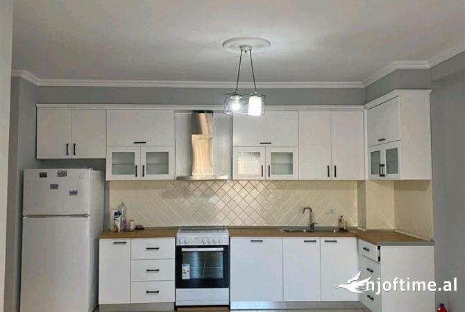 Shtepi me qera 2+1 ne Tirane - 600 Euro