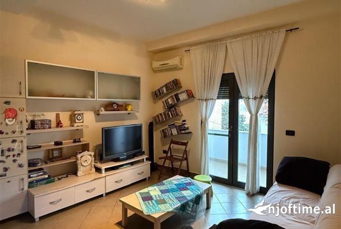 Shtepi me qera 1+1 ne Tirane - 460 Euro
