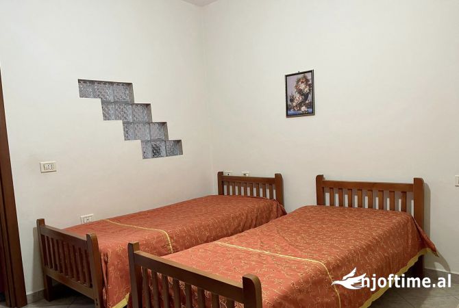 Shtepi me qera Apartament ne Tirane, 1+1, Mobilimi E mobiluar, Pagesa 45,000  Leke.